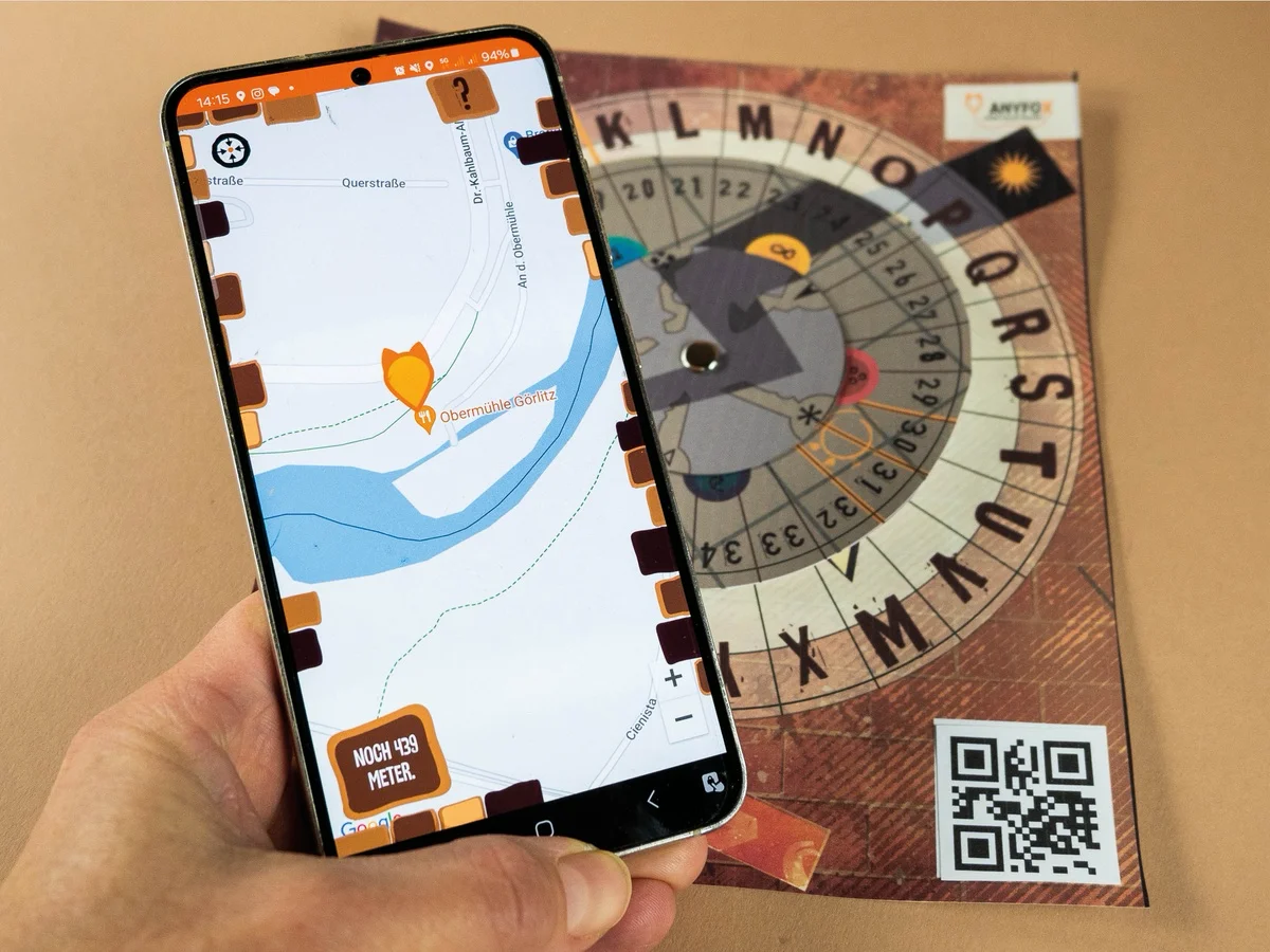 Immer, wenn ihr ein Rätsel gelöst habt, führt euch die Anyfox-App an den nächsten Ort der Schnitzeljagd. Die Orte bestimmst du selbst.