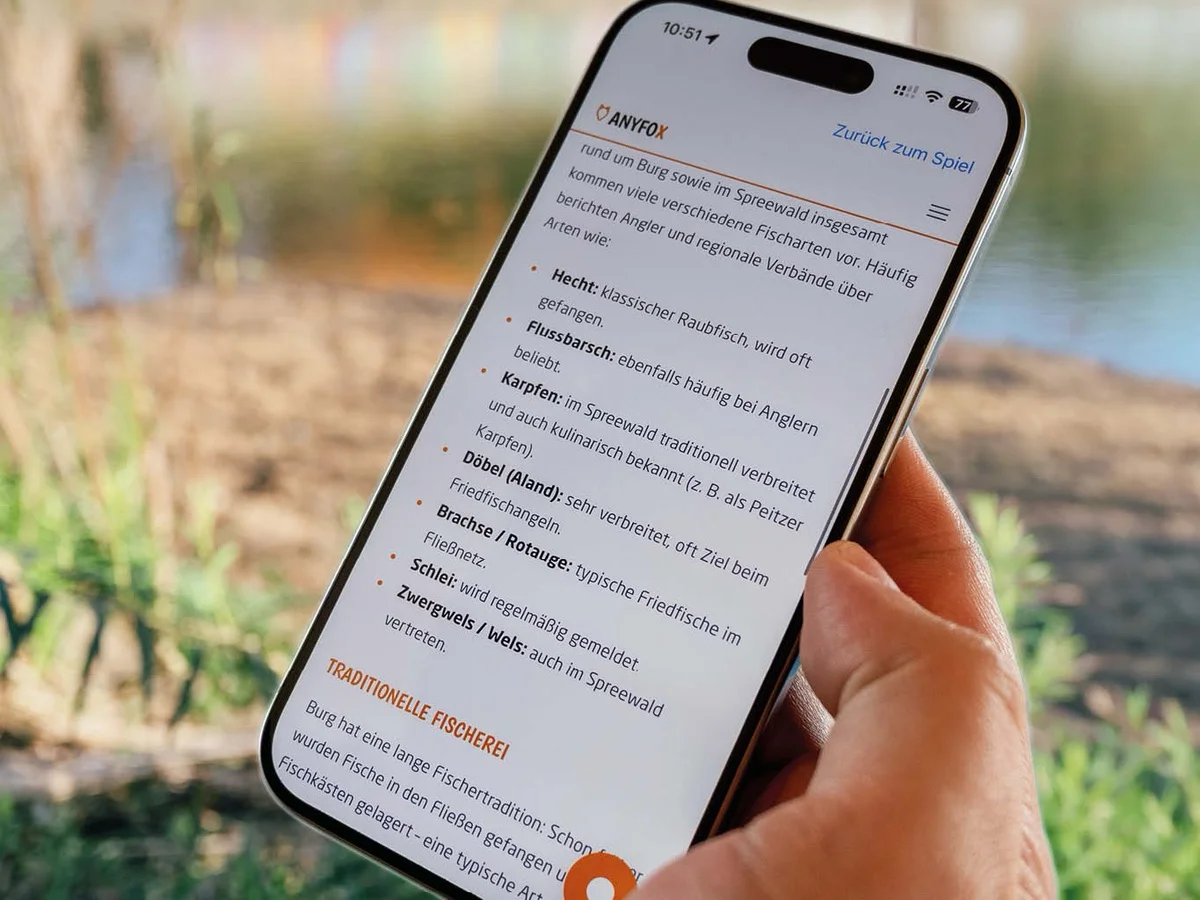 Dabei öffnet sich ein **In-App-Browser** mit weiterführenden Inhalten. Diese Inhalte können wir für Sie auf **anyfox.de** hinterlegen und bei Bedarf aktualisieren. Alternativ können Sie auf Ihre eigene Webseite oder auf Seiten von Partnern verlinken.